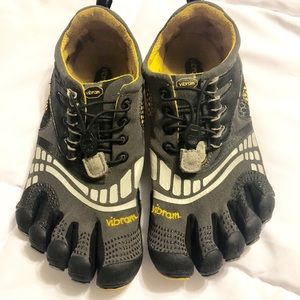 Women’s Vibram 5 finger shoes